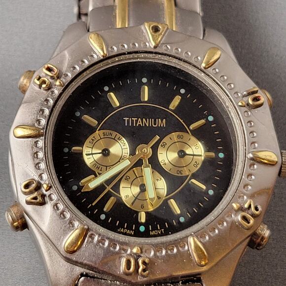 Vintage Titanium Chronograph Wristwatch - Two-Tone Band, Japan Quartz Movement - Picture 2 of 16